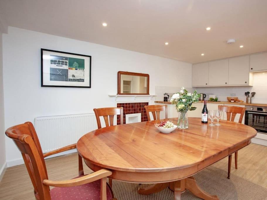 סידמות' 1 Perfectly Located Stylish, Comfortable Apartment מראה חיצוני תמונה