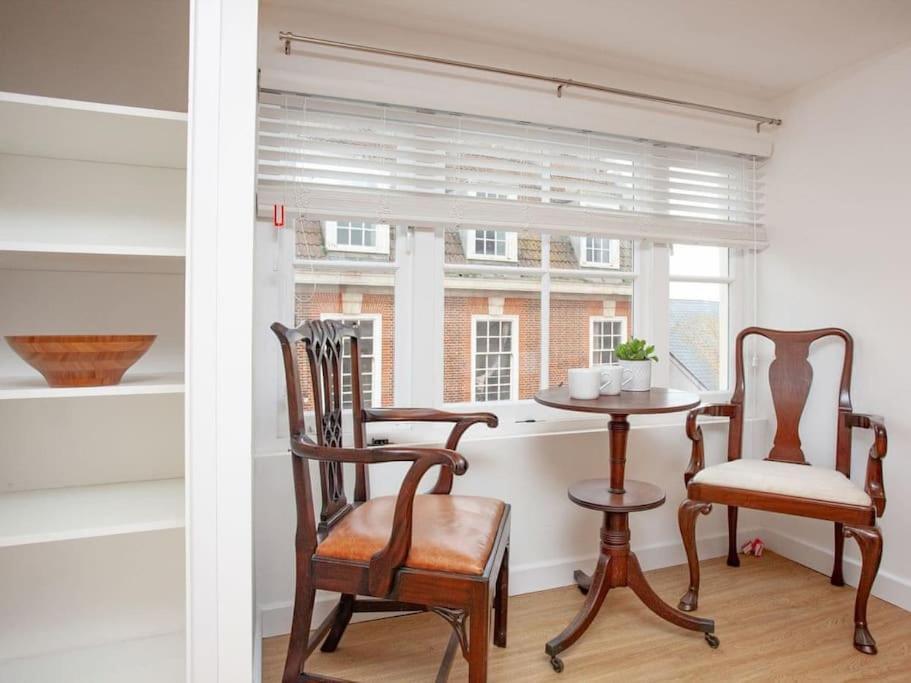 סידמות' 1 Perfectly Located Stylish, Comfortable Apartment מראה חיצוני תמונה
