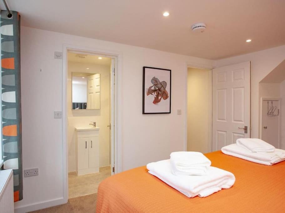 סידמות' 1 Perfectly Located Stylish, Comfortable Apartment מראה חיצוני תמונה