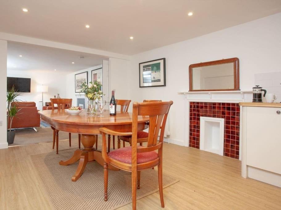 סידמות' 1 Perfectly Located Stylish, Comfortable Apartment מראה חיצוני תמונה